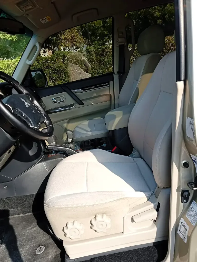 Mitsubishi Pajero 3.8 AT (243 hp) - 16