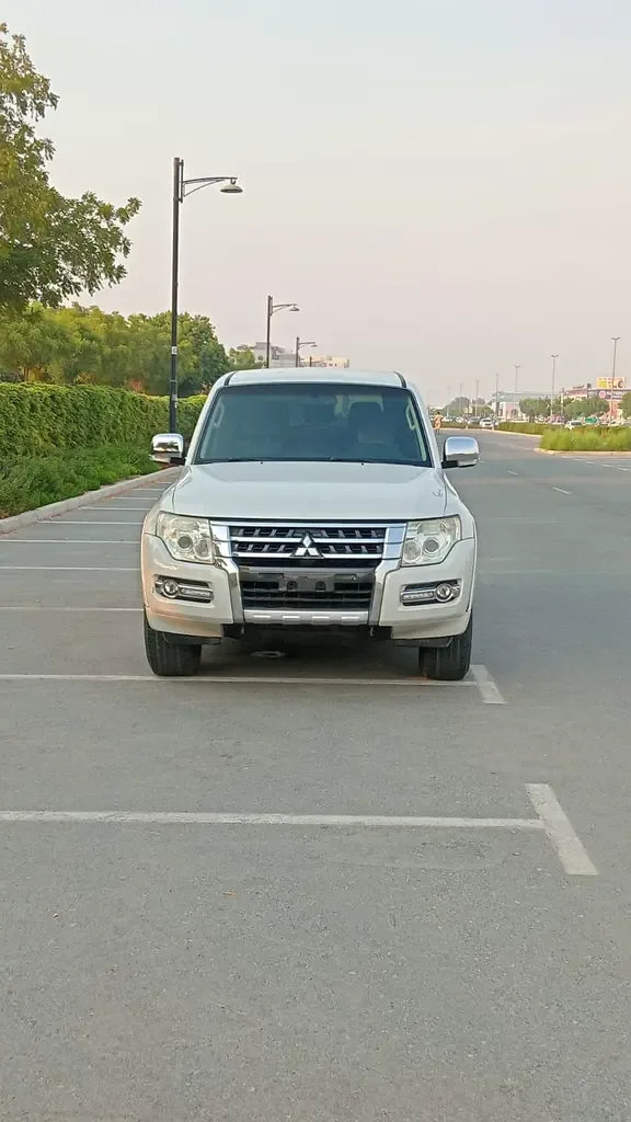 Mitsubishi Pajero 3.8 AT (243 hp)