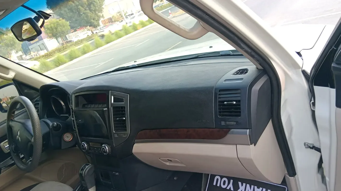 Mitsubishi Pajero 3.8 AT (243 hp) - 11
