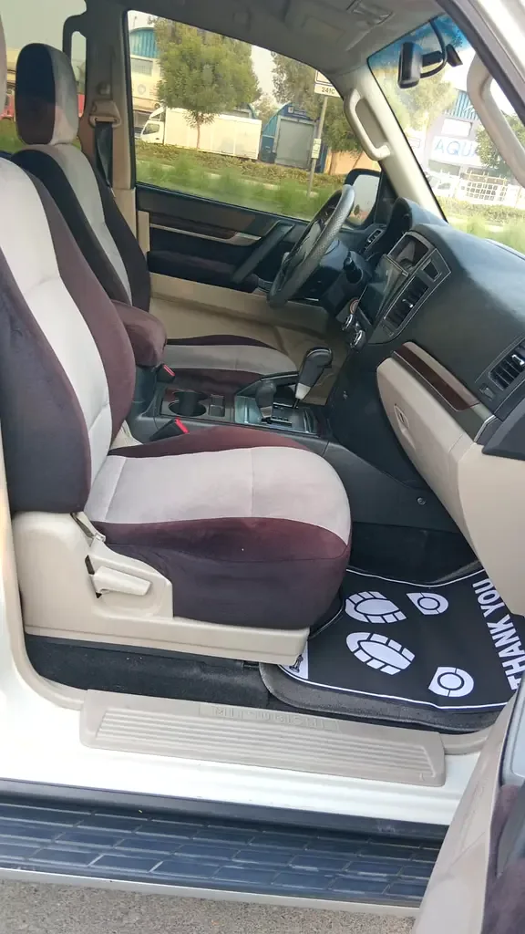 Mitsubishi Pajero 3.8 AT (243 hp) - 12