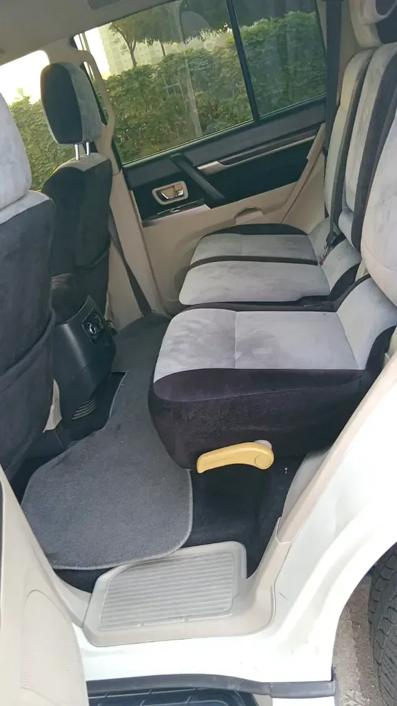 Mitsubishi Pajero 3.8 AT (243 hp) - 14