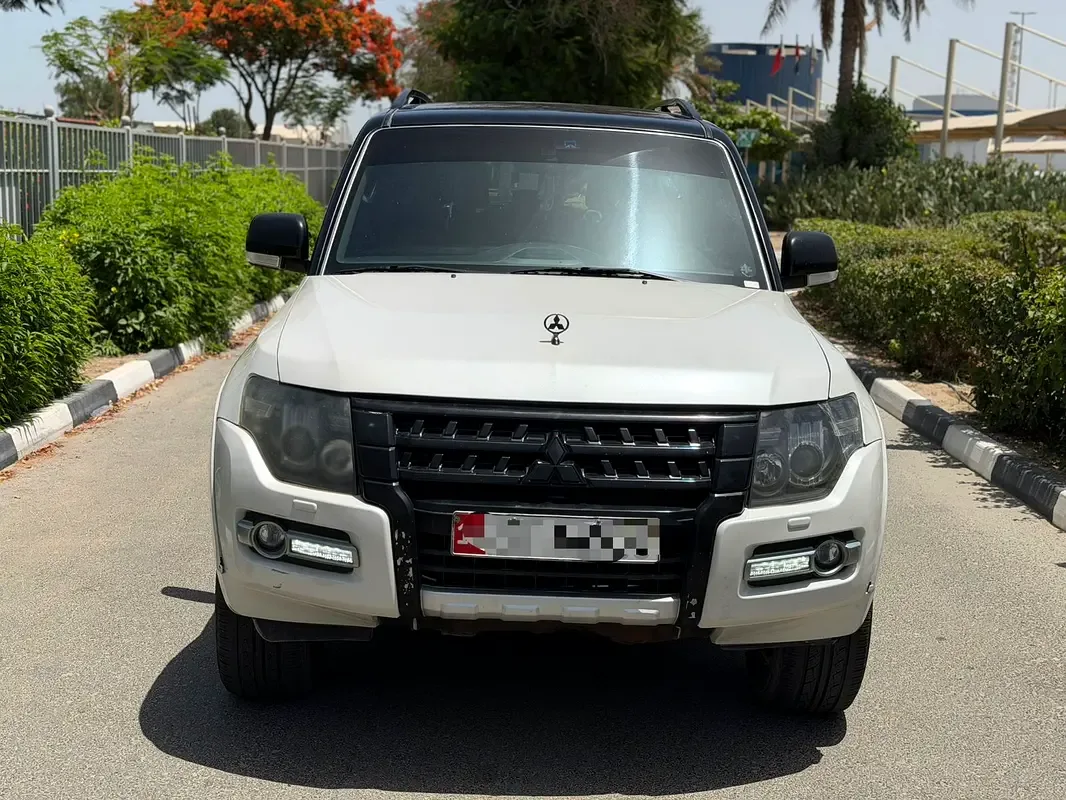 Mitsubishi Pajero 3.8 AT (243 hp)
