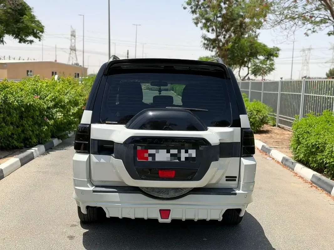 Mitsubishi Pajero 3.8 AT (243 حصان) - 3