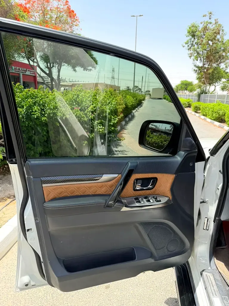 Mitsubishi Pajero 3.8 AT (243 حصان) - 8