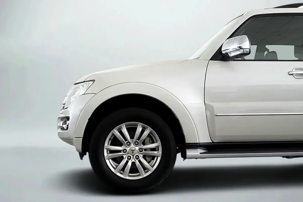 Mitsubishi Pajero 3.8 AT (243 hp) - 6