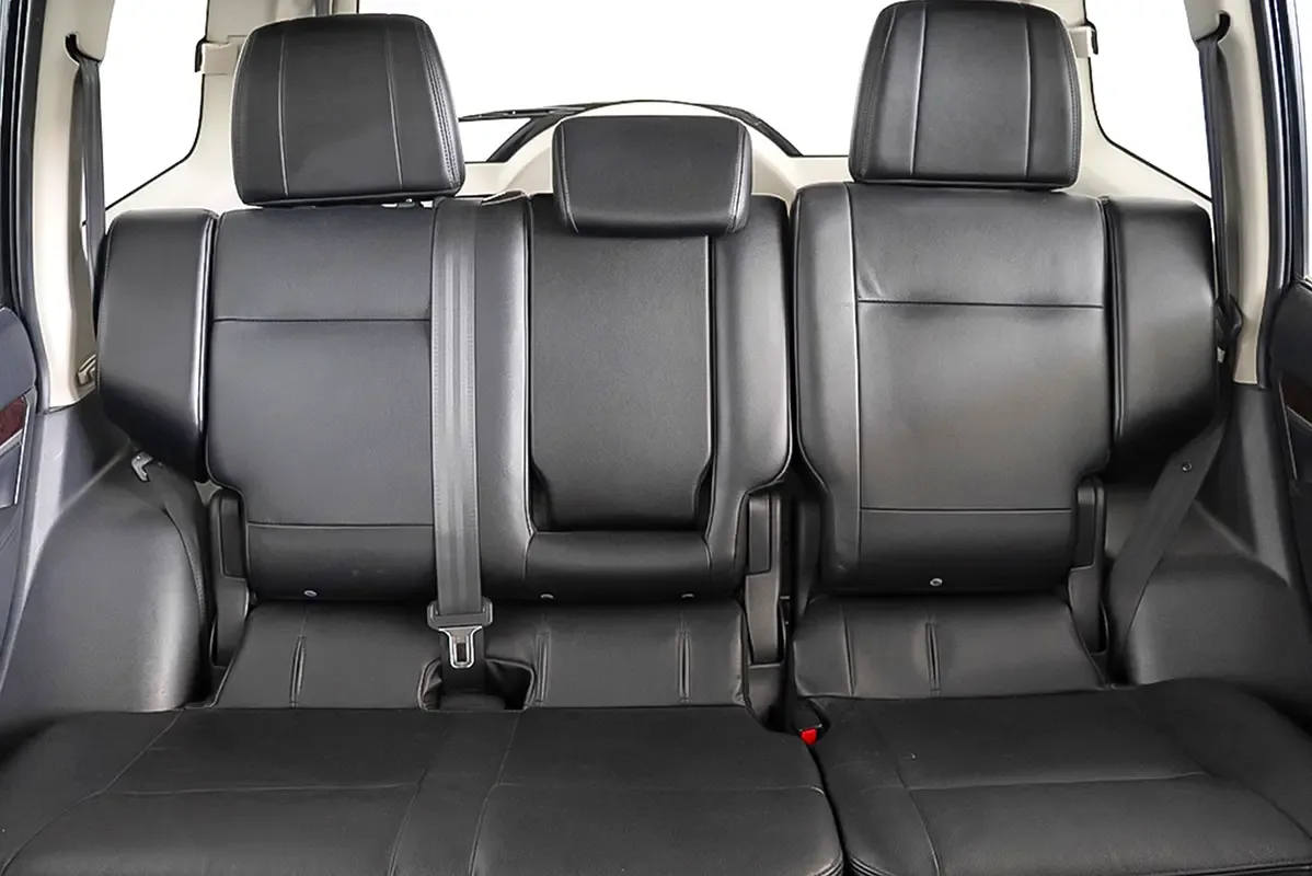 Mitsubishi Pajero 3.8 AT (243 hp) - 12