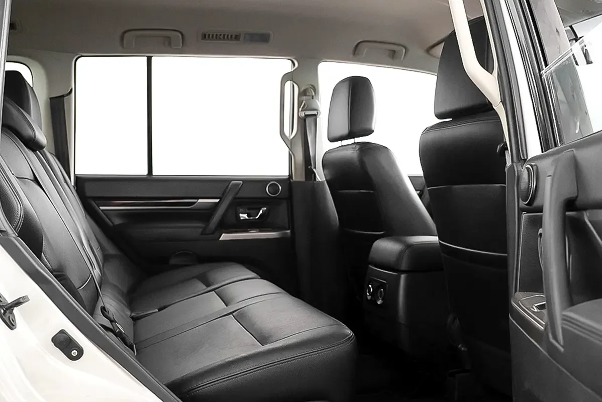 Mitsubishi Pajero 3.8 AT (243 hp) - 13