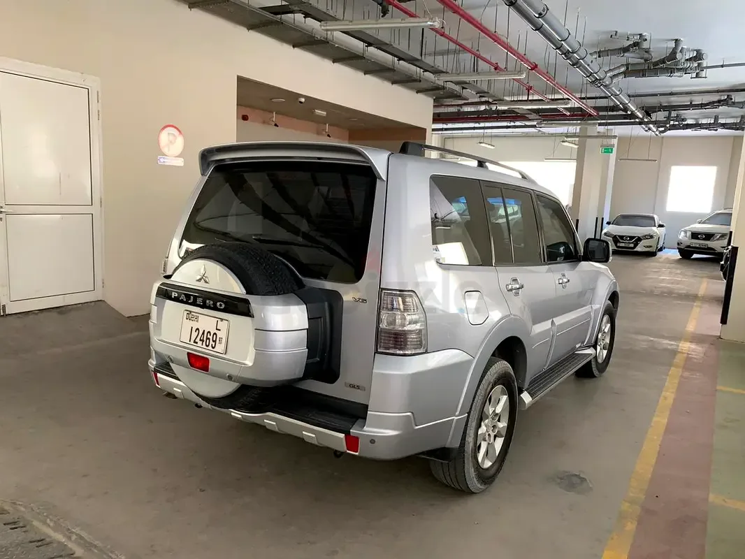 Mitsubishi Pajero 3.8 AT (243 حصان) - 2
