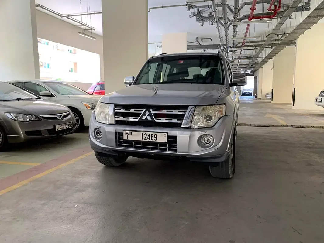 Mitsubishi Pajero 3.8 AT (243 hp)