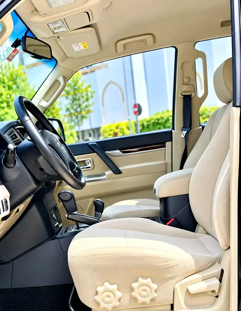 Mitsubishi Pajero 3.8 AT (243 hp) - 13