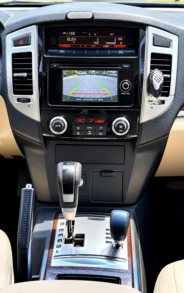 Mitsubishi Pajero 3.8 AT (243 hp) - 16