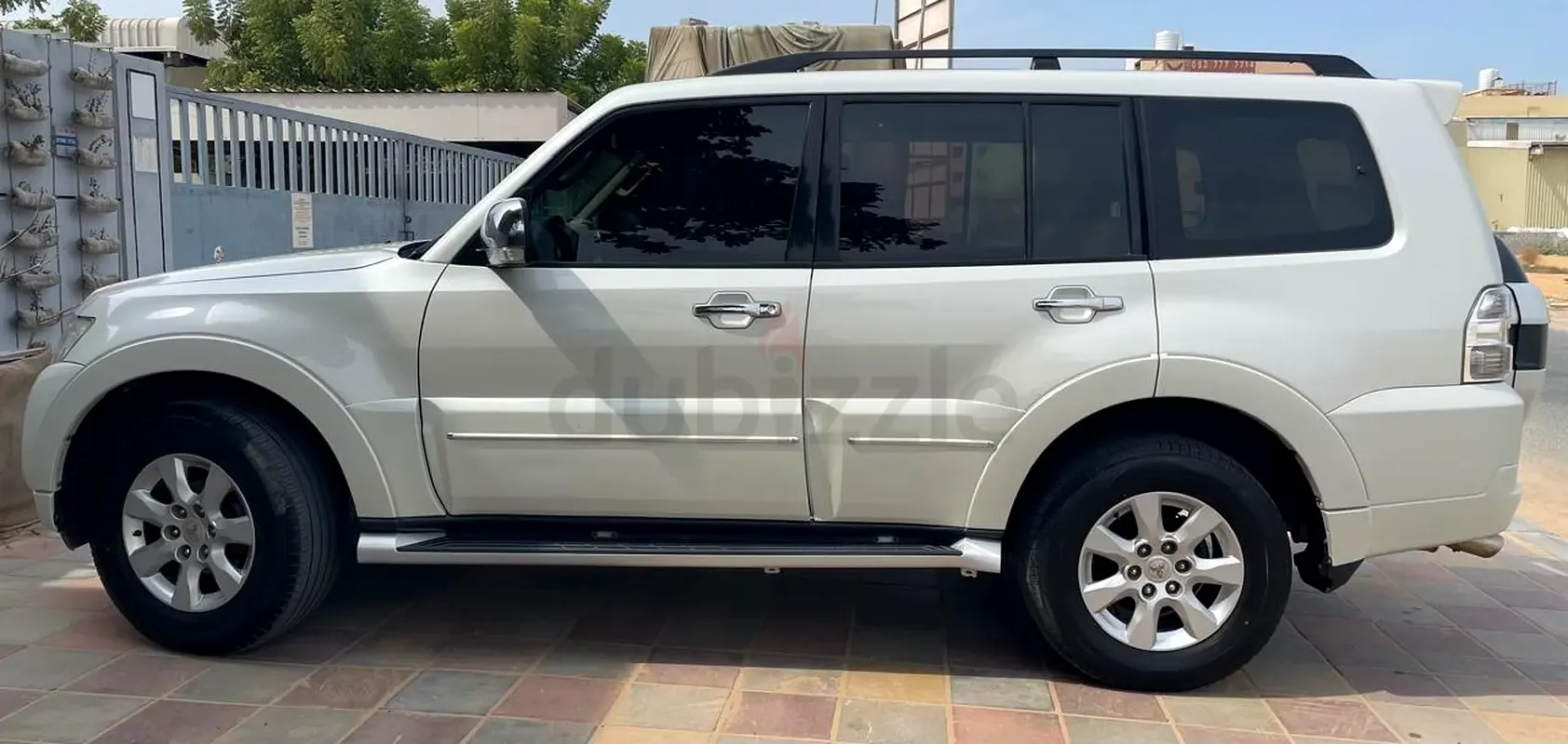 Mitsubishi Pajero 3.8 AT (243 hp)
