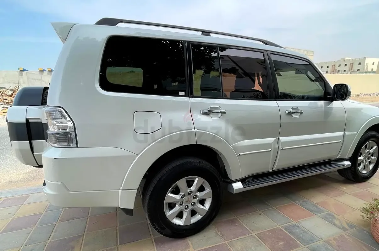 Mitsubishi Pajero 3.8 AT (243 hp) - 3