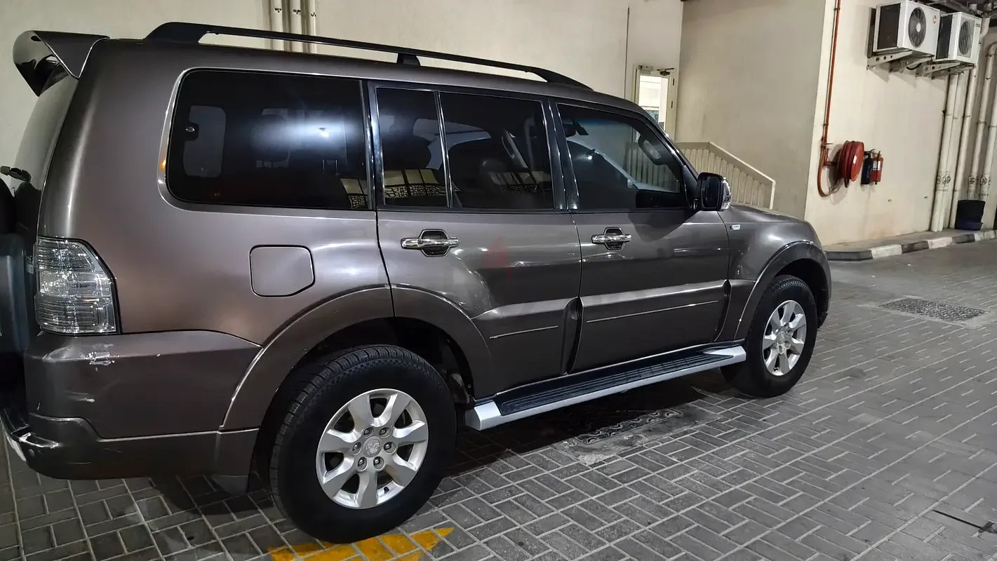 Mitsubishi Pajero 3.8 AT (243 hp) - 2