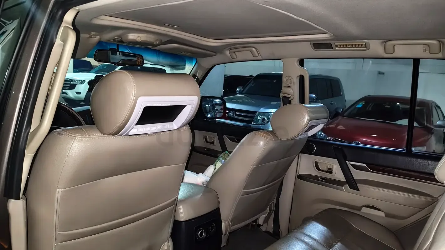 Mitsubishi Pajero 3.8 AT (243 hp) - 5