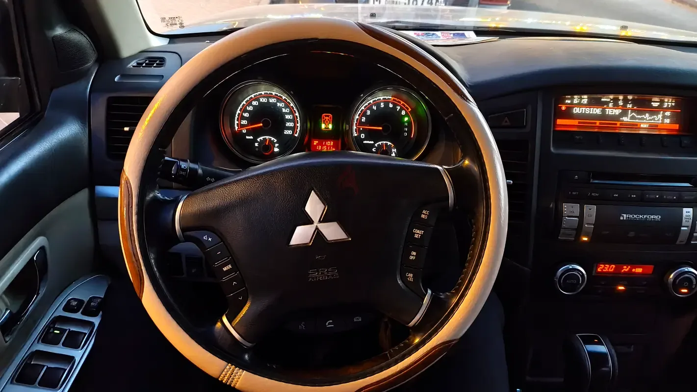 Mitsubishi Pajero 3.8 AT (243 hp) - 8