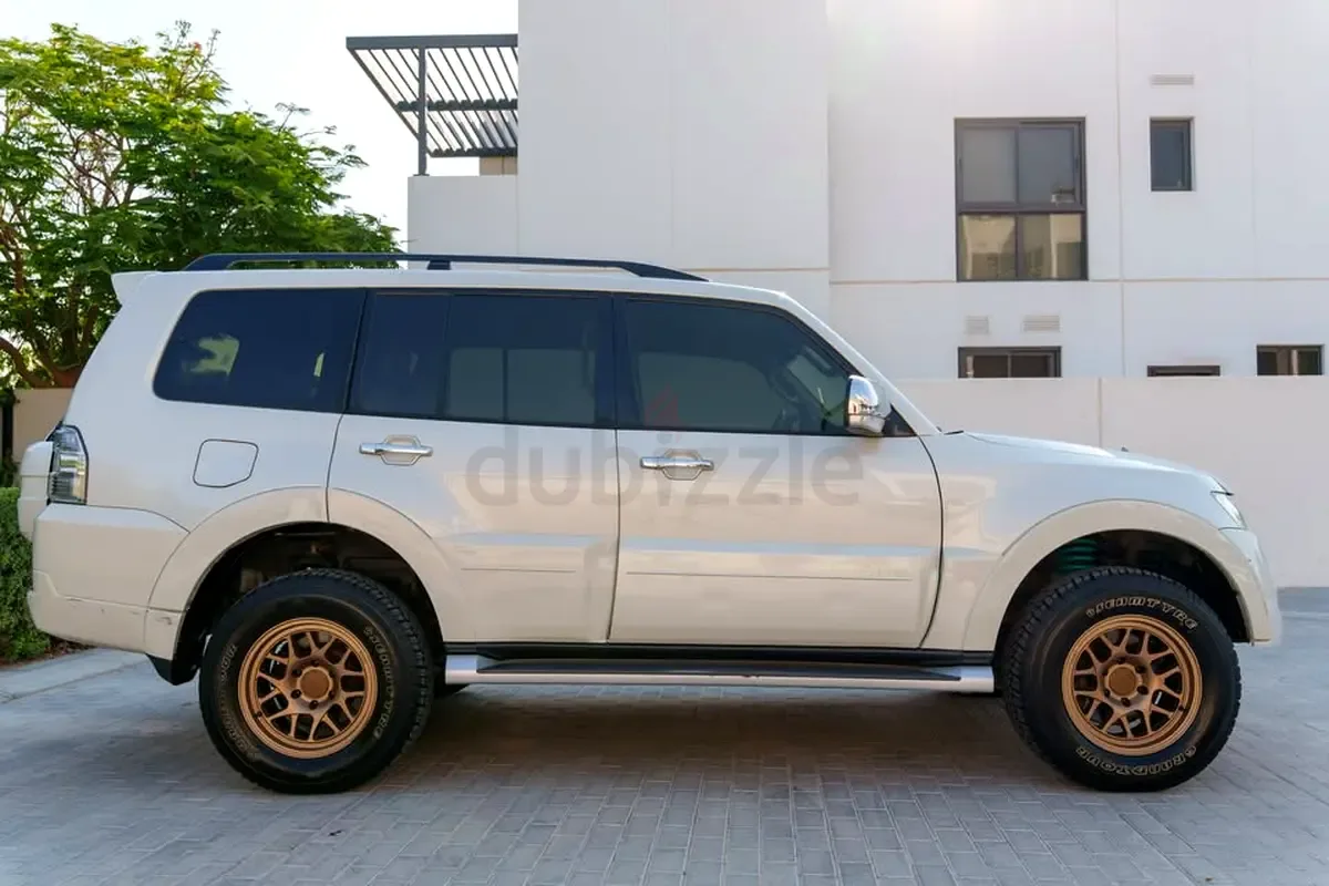 Mitsubishi Pajero 3.8 AT (243 hp) - 2
