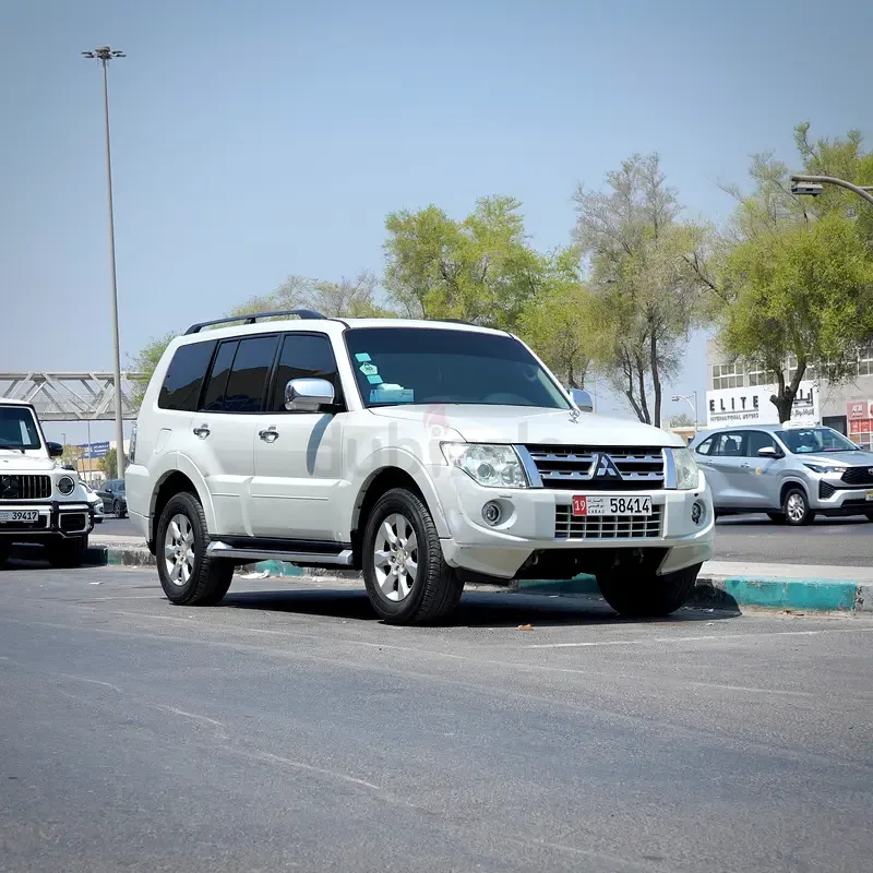 Mitsubishi Pajero 3.8 AT (243 hp)