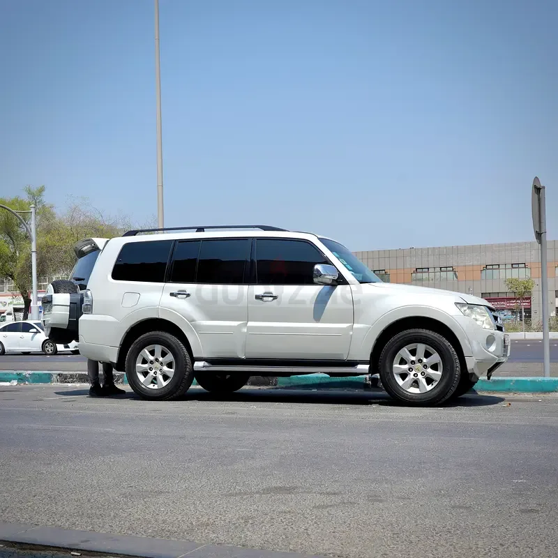 Mitsubishi Pajero 3.8 AT (243 hp) - 2