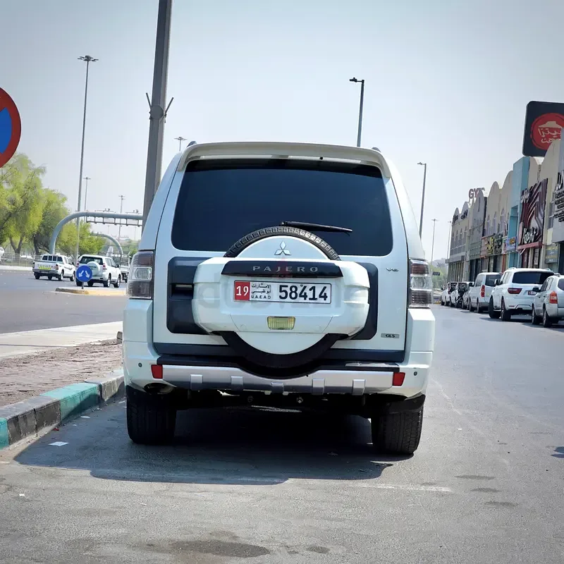 Mitsubishi Pajero 3.8 AT (243 hp) - 6