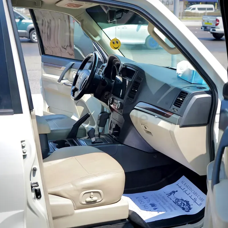 Mitsubishi Pajero 3.8 AT (243 hp) - 17