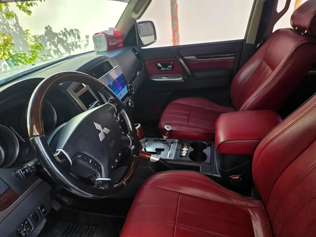 Mitsubishi Pajero 3.8 AT (243 hp) - 6
