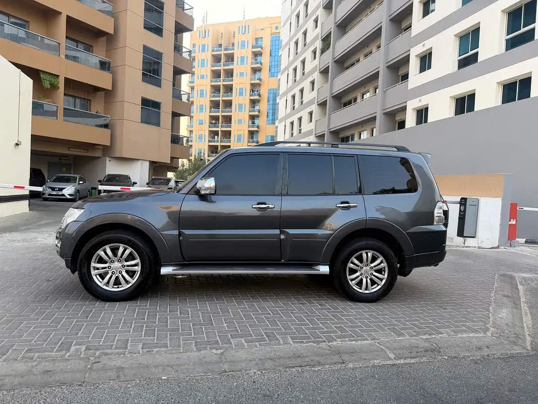 Mitsubishi Pajero 3.8 AT (243 hp) - 5