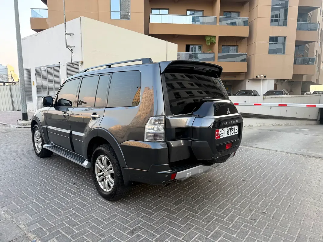 Mitsubishi Pajero 3.8 AT (243 hp) - 6