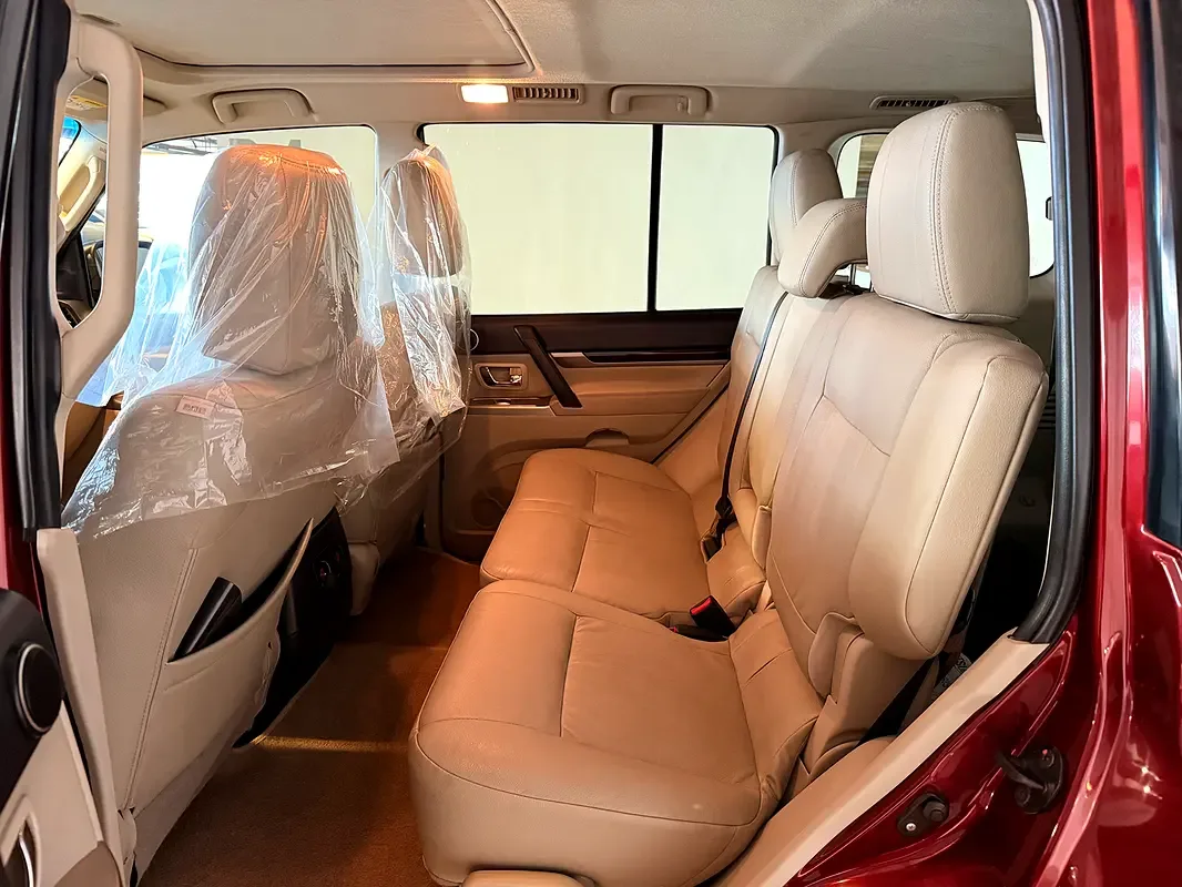 Mitsubishi Pajero 3.8 AT (243 حصان) - 10