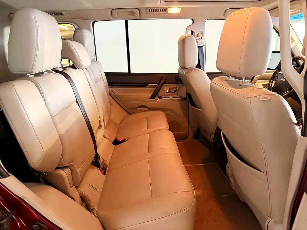 Mitsubishi Pajero 3.8 AT (243 حصان) - 12