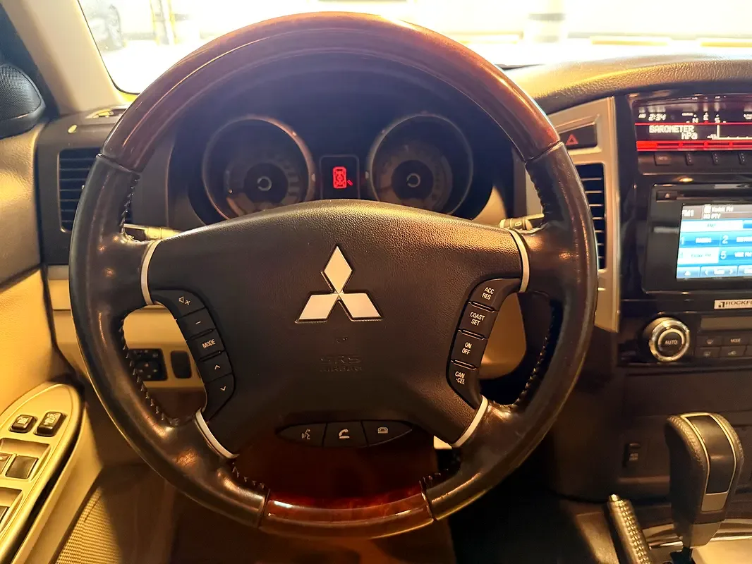 Mitsubishi Pajero 3.8 AT (243 حصان) - 14