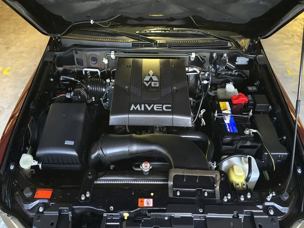 Mitsubishi Pajero 3.8 AT (243 حصان) - 18