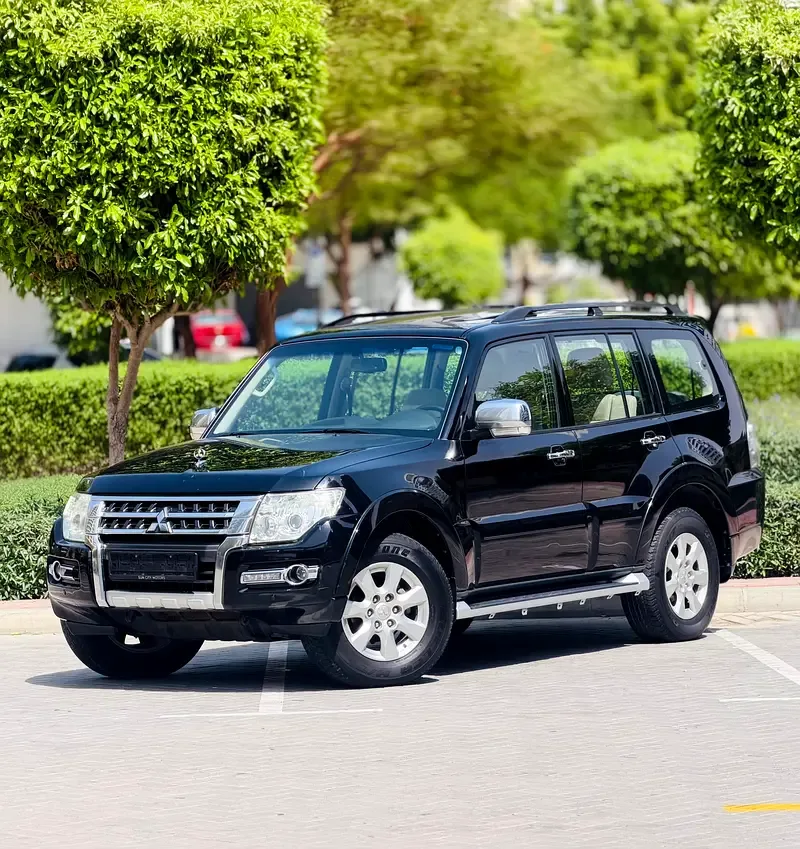 Mitsubishi Pajero 3.8 AT (243 حصان)