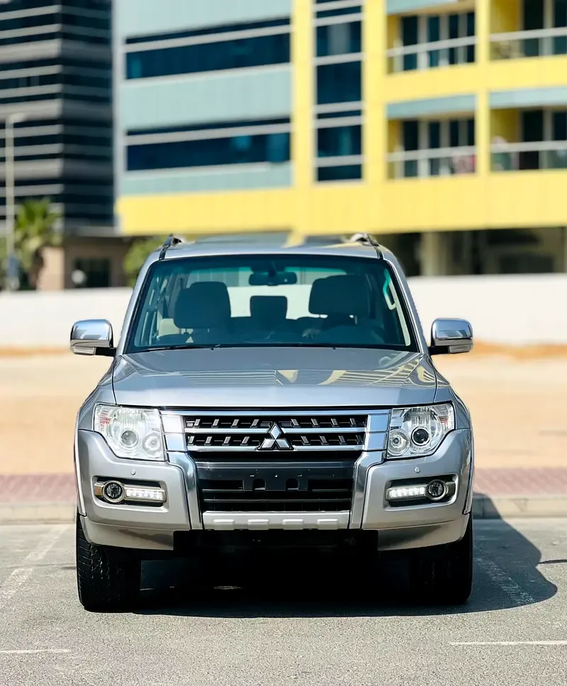 Mitsubishi Pajero 3.8 AT (243 حصان) - 2