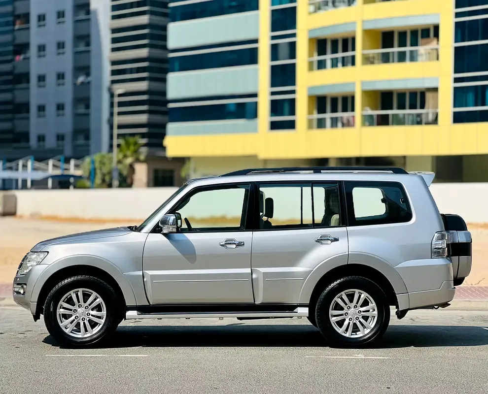 Mitsubishi Pajero 3.8 AT (243 حصان) - 8