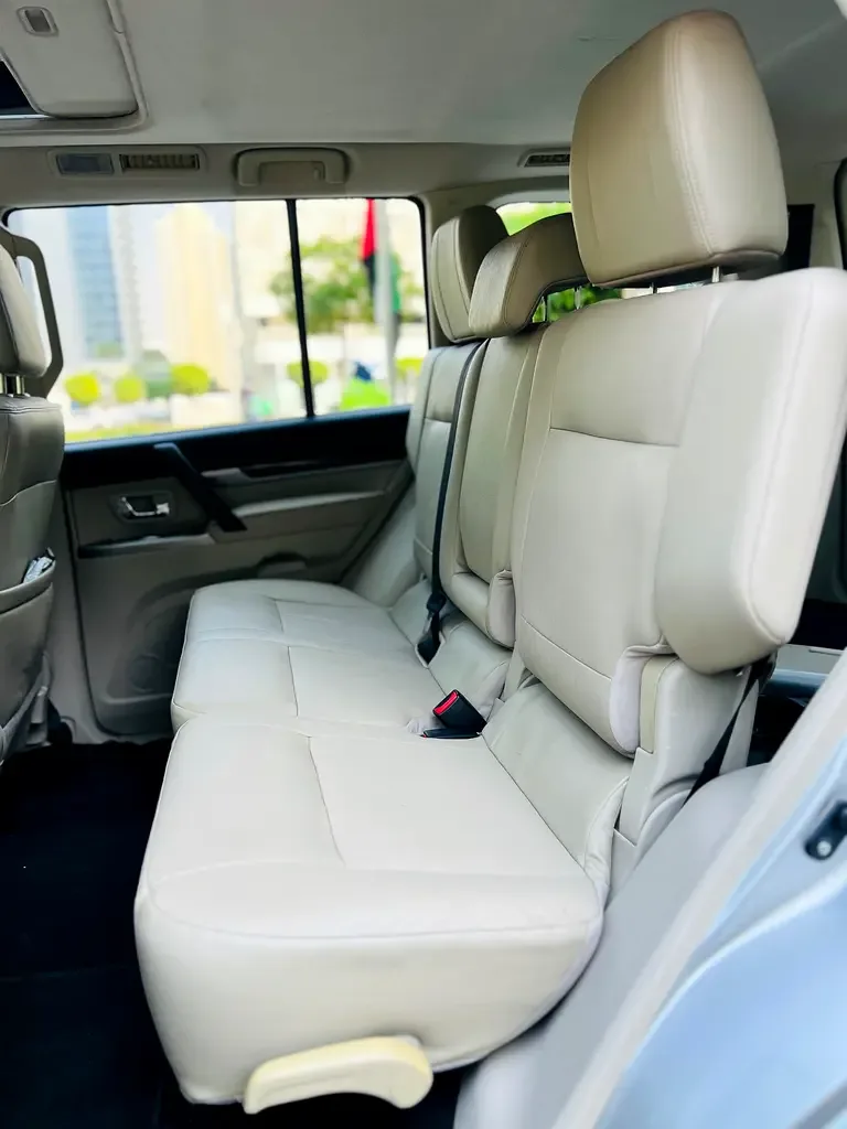 Mitsubishi Pajero 3.8 AT (243 حصان) - 12