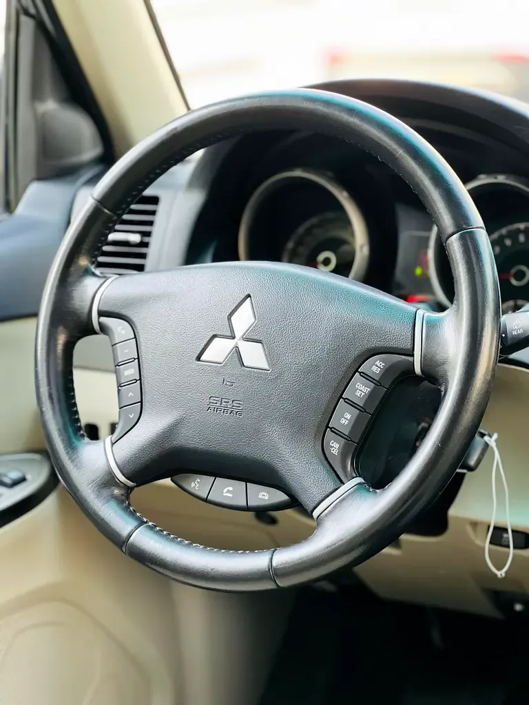 Mitsubishi Pajero 3.8 AT (243 حصان) - 15