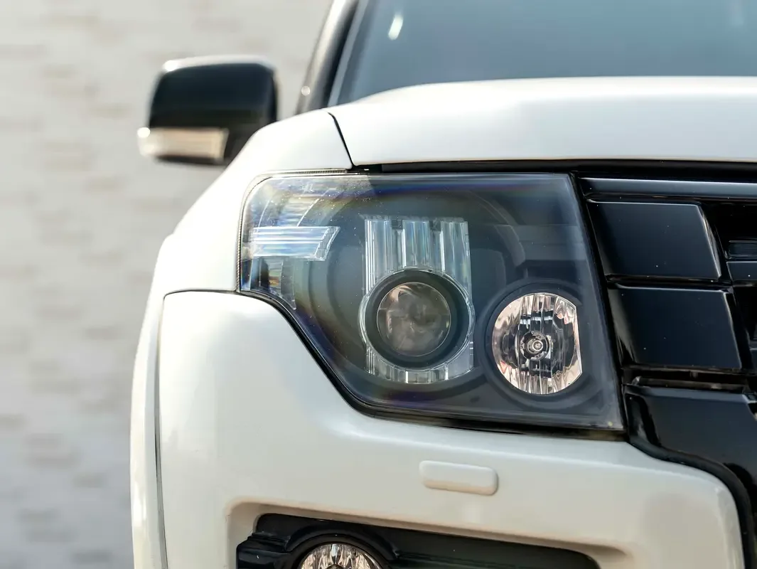 Mitsubishi Pajero 3.8 AT (243 hp) - 4