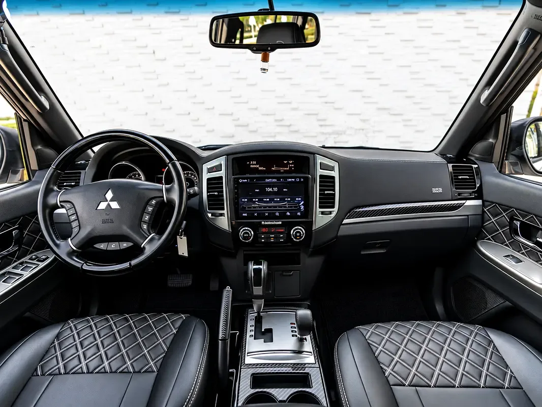 Mitsubishi Pajero 3.8 AT (243 hp) - 8