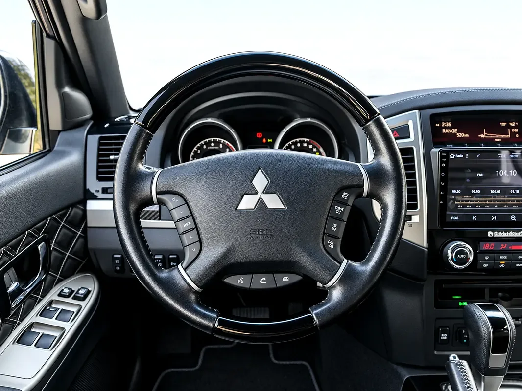 Mitsubishi Pajero 3.8 AT (243 hp) - 16