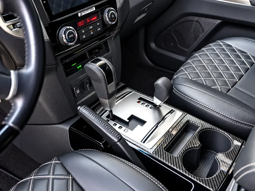 Mitsubishi Pajero 3.8 AT (243 hp) - 15