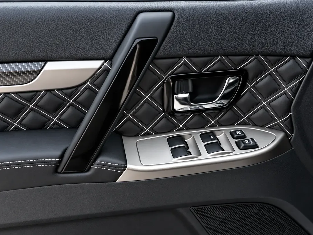 Mitsubishi Pajero 3.8 AT (243 hp) - 17