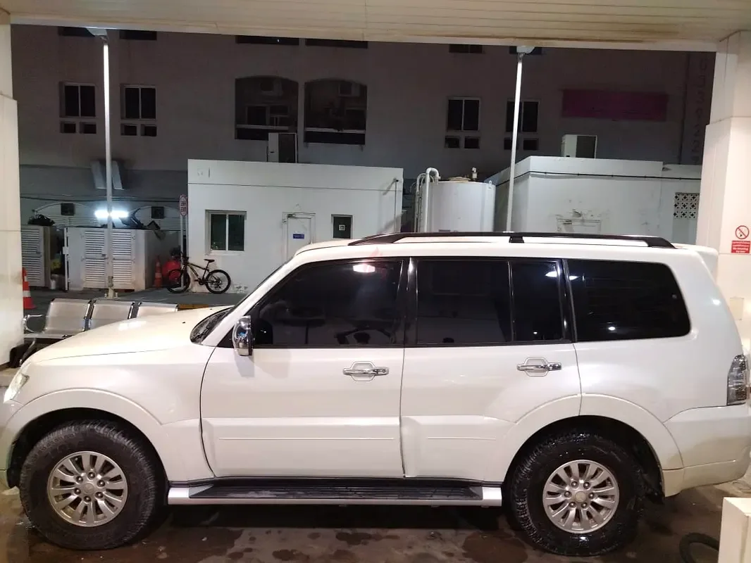 Mitsubishi Pajero 3.8 AT (250 hp)