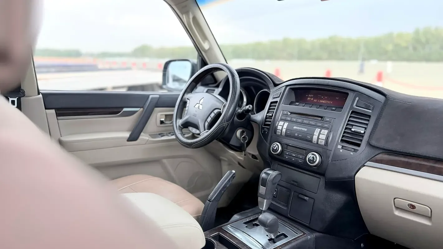 Mitsubishi Pajero 3.8 AT (250 حصان) - 8