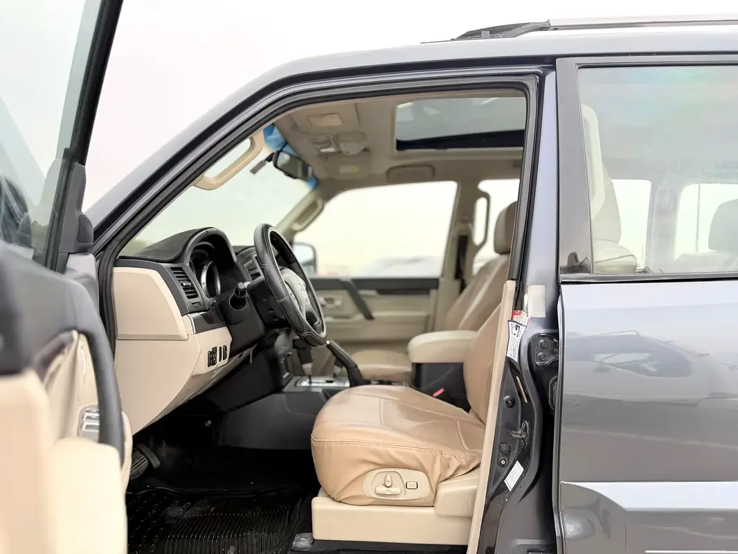 Mitsubishi Pajero 3.8 AT (250 حصان) - 11