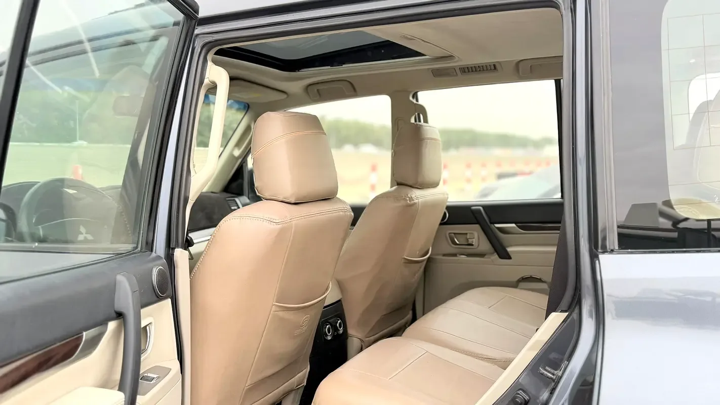 Mitsubishi Pajero 3.8 AT (250 حصان) - 13