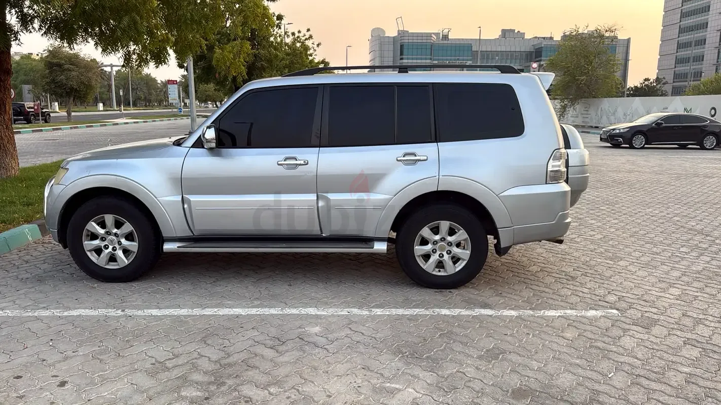 Mitsubishi Pajero 3.8 AT 4WD (250 hp)