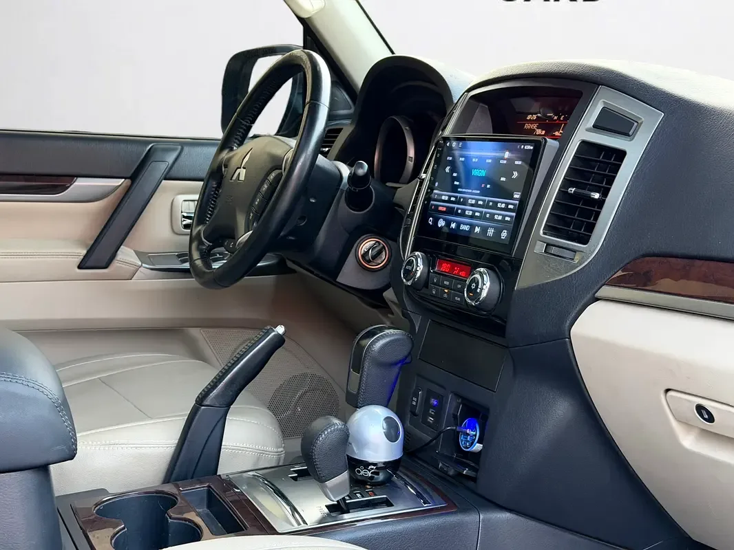 Mitsubishi Pajero 3.8 AT 4WD (250 حصان) - 12