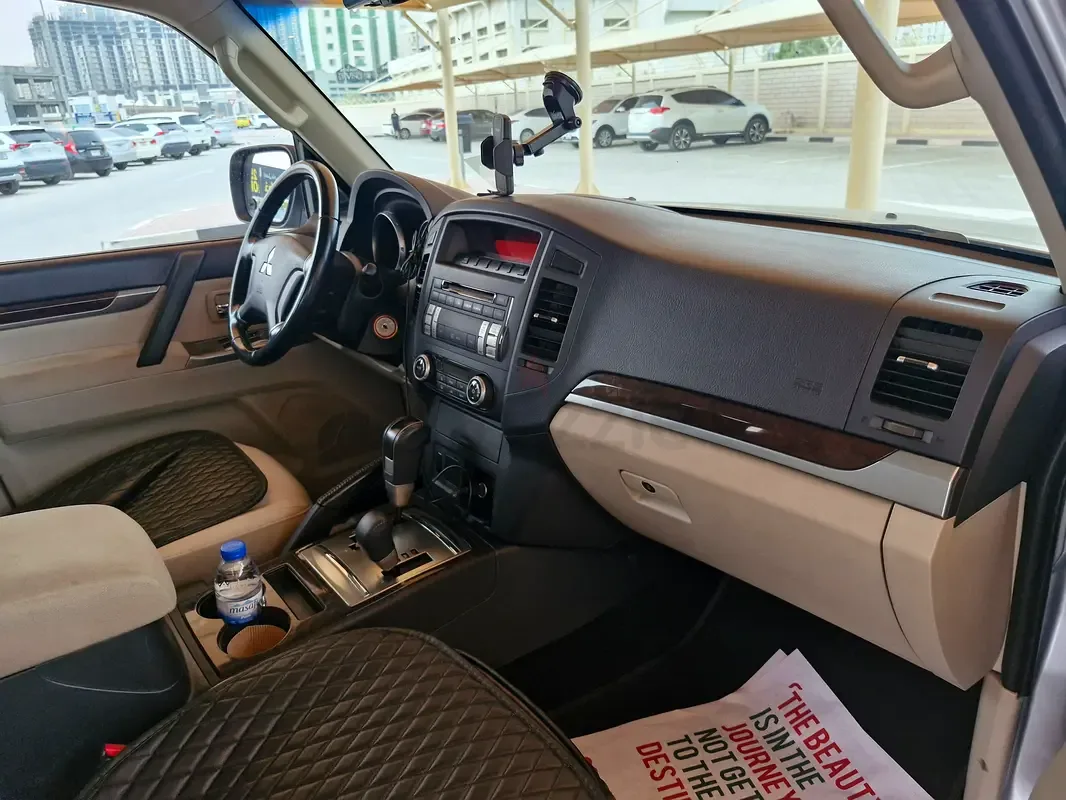 Mitsubishi Pajero 3.8 AT 4WD (250 hp) - 10