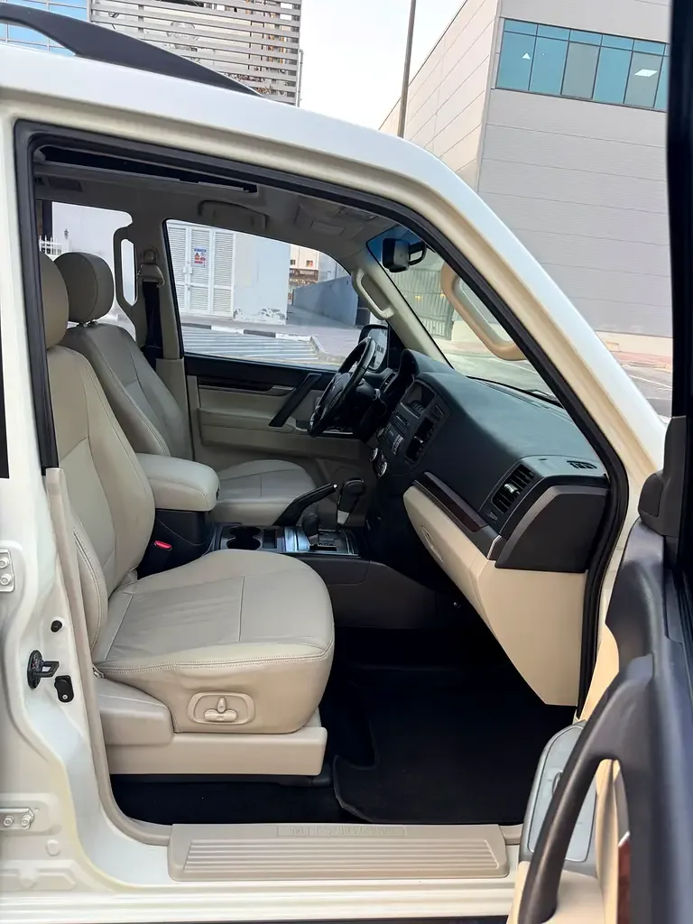 Mitsubishi Pajero 3.8 AT AWD (250 hp) - 11